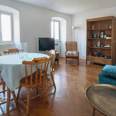 Apartament Moscenice : Bel 4+2 Personnes *
